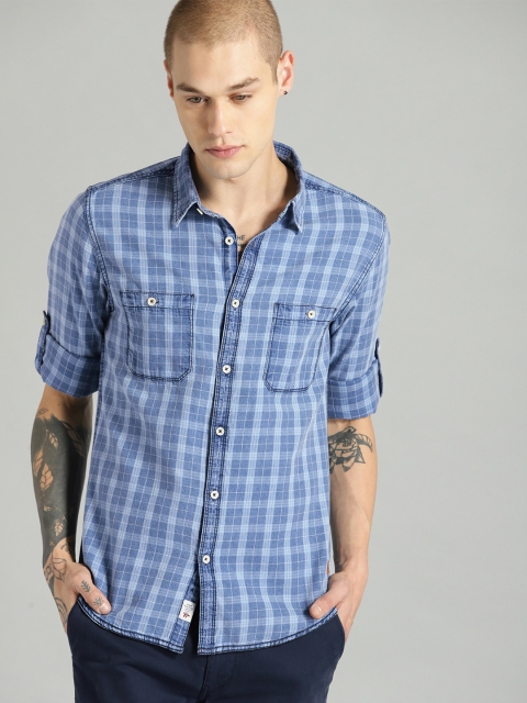 

Roadster Men Blue Checked Casual Shirt