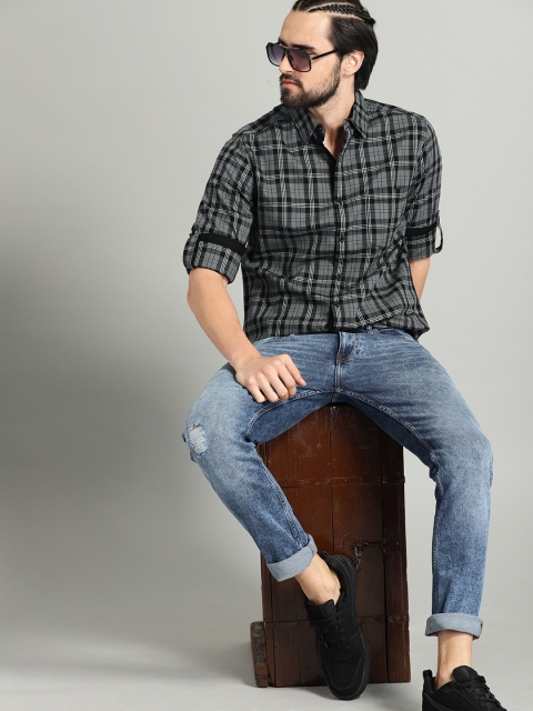 

Roadster Men Black & Grey Regular Fit Checked Casual Shirt