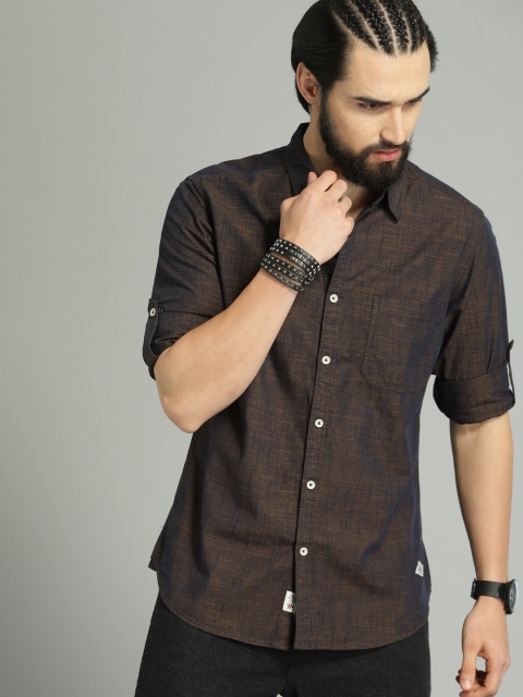 

Roadster Men Khaki & Navy Blue Dual Toned Slub Casual Shirt