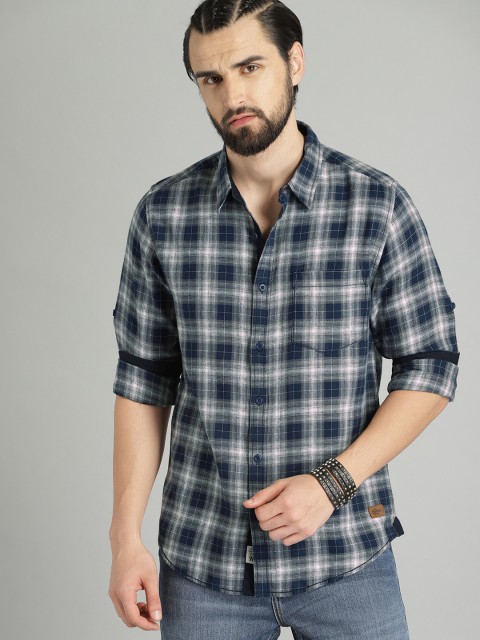 

Roadster Men Navy Blue & White Regular Fit Checked Casual Shirt