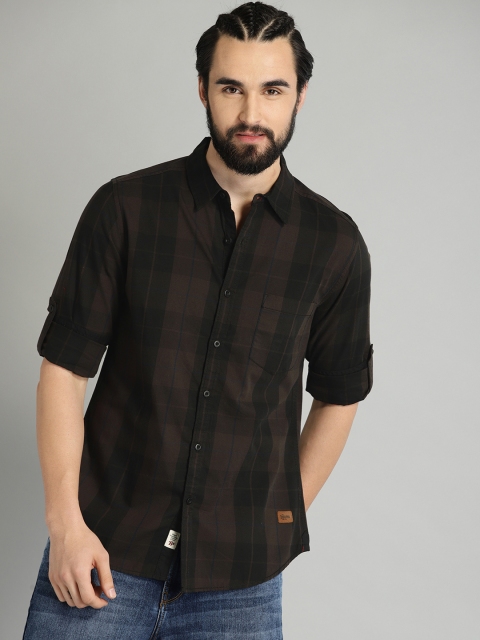 

Roadster Men Black & Brown Regular Fit Checked Casual Shirt
