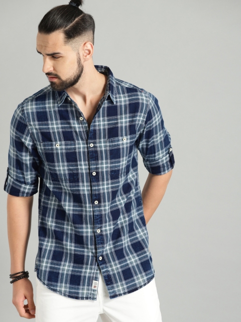 

Roadster Men Navy Blue & White Regular Fit Checked Casual Shirt