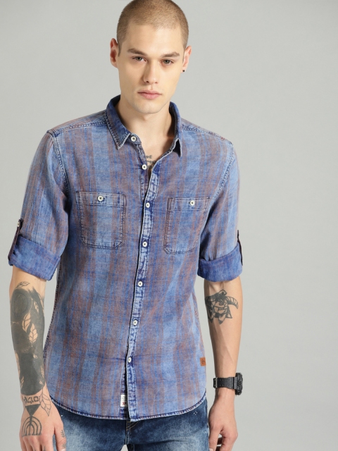 

Roadster Men Navy Blue & Orange Regular Fit Checked Casual Shirt