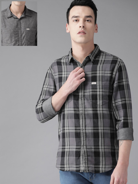 

Roadster Men Charcoal Grey & Off-White Reversible Regular Fit Checked Casual Shirt