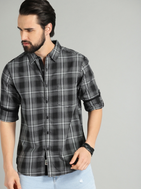 

Roadster Men Black & Grey Regular Fit Checked Casual Shirt