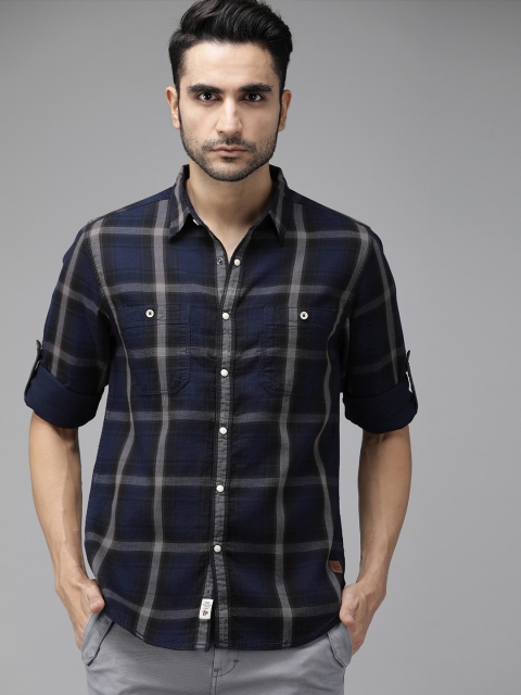 

Roadster Men Navy Blue & Grey Regular Fit Checked Casual Shirt