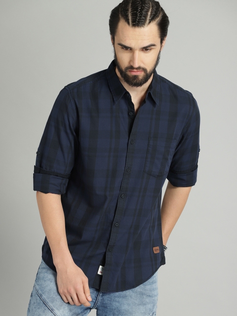 

Roadster Men Navy Blue & Black Regular Fit Checked Casual Shirt