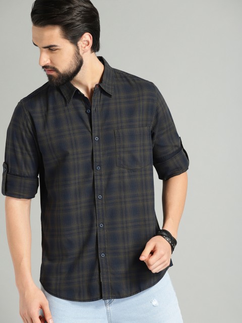 

Roadster Men Olive Green & Navy Blue Regular Fit Checked Casual Shirt