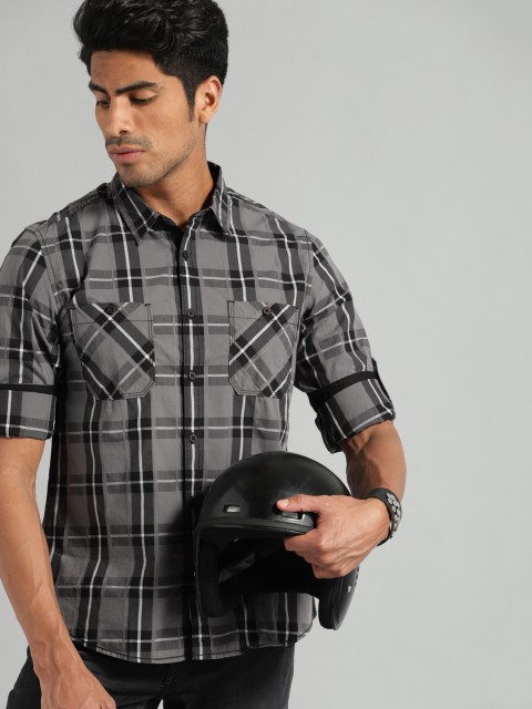 

Roadster Men Charcoal Grey & White Regular Fit Checked Casual Shirt