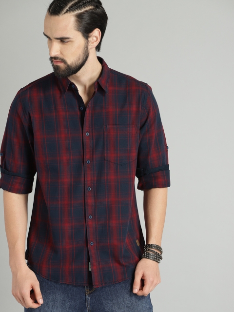 

Roadster Men Navy Blue & Red Regular Fit Checked Casual Shirt