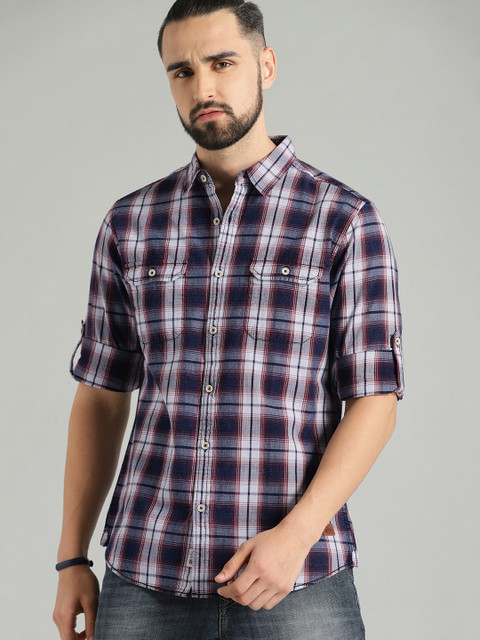 

Roadster Men Navy Blue & Maroon Regular Fit Checked Casual Shirt