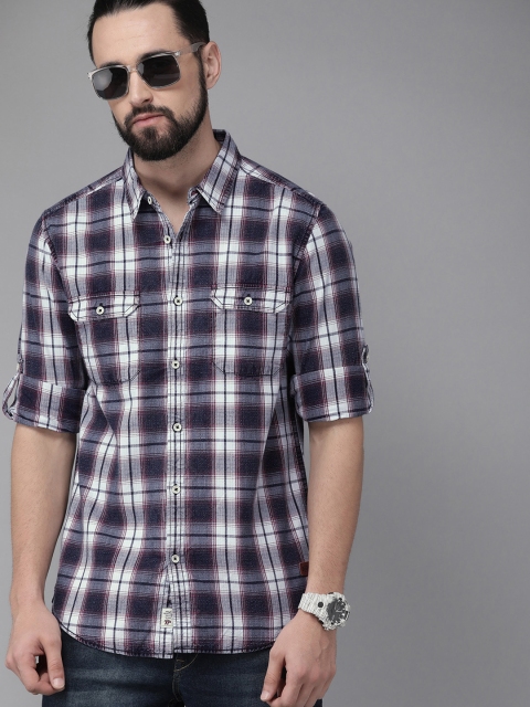 

Roadster Men Navy Blue & Grey Regular Fit Checked Casual Shirt