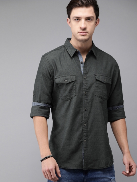 

The Roadster Lifestyle Co Men Black Regular Fit Solid Casual Shirt