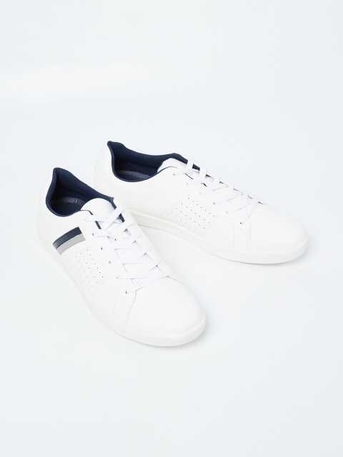 

Forca by Lifestyle Men White Sneakers