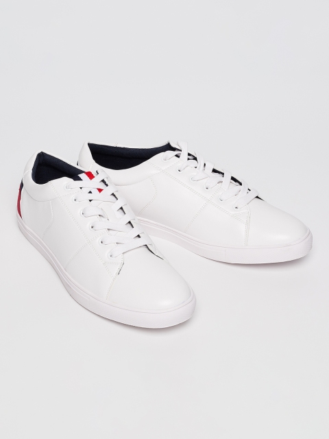 

Forca by Lifestyle Men White Sneakers