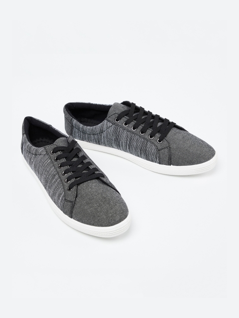 

Forca by Lifestyle Men Charcoal Black Solid Sneakers