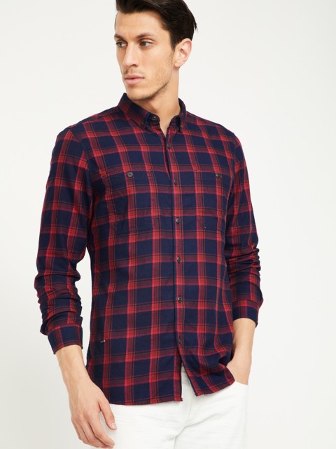 

Forca by Lifestyle Men Blue & Red Slim Fit Checked Casual Shirt