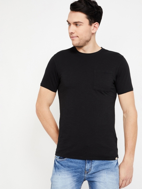 

Forca by Lifestyle Men Black Solid Round Neck T-shirt