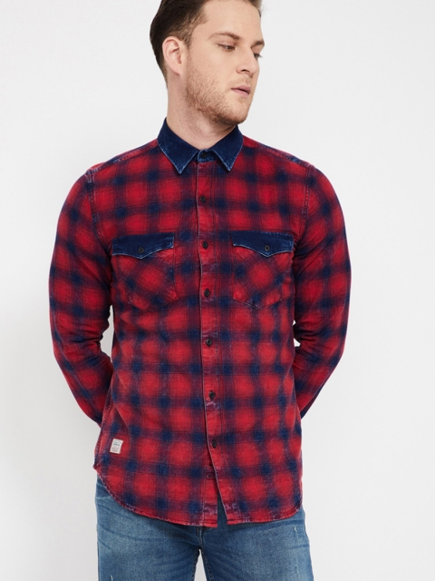 

Forca by Lifestyle Men Red & Navy Blue Slim Fit Checked Casual Shirt