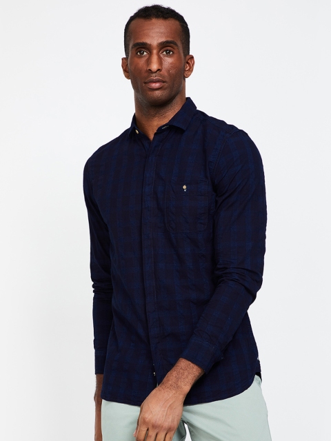 

Forca by Lifestyle Men Blue Slim Fit Checked Casual Shirt