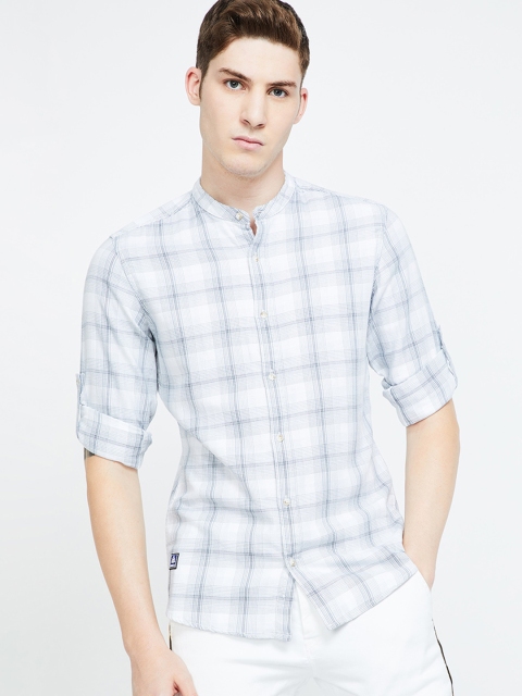 

Forca by Lifestyle Men White & Grey Slim Fit Checked Casual Shirt