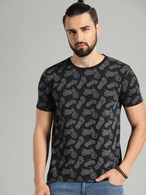 

Roadster Men Black Printed Round Neck T-shirt