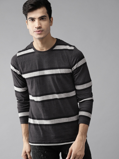 

The Roadster Lifestyle Co Men Grey Striped Round Neck T-shirt