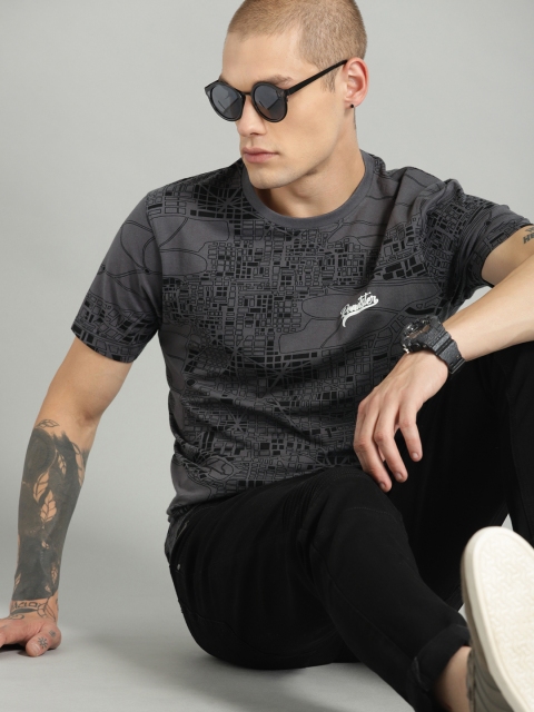 

Roadster Men Grey & Black Printed Round Neck T-shirt