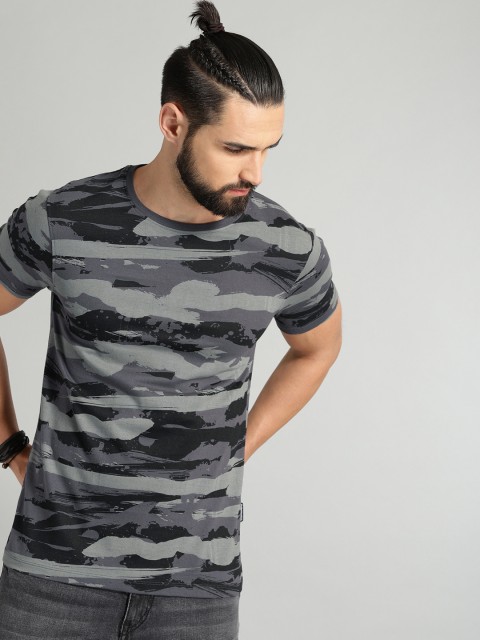 

Roadster Men Charcoal Grey & Black Camouflage Printed Round Neck T-shirt