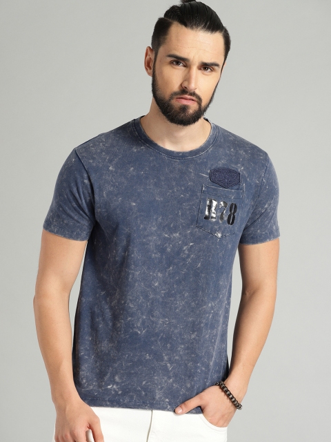 

Roadster Men Blue Solid Round Neck T-shirt