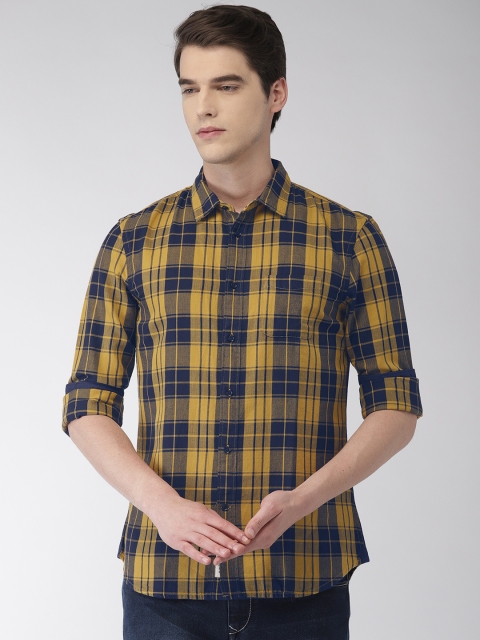 

Celio Men Yellow & Navy Blue Regular Fit Checked Casual Shirt