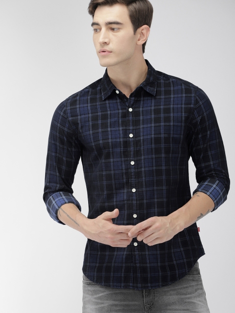 

Levis Men Blue & Black Slim Fit Checked Casual Shirt