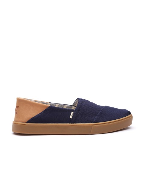 

TOMS Men Navy Blue & Brown Colourblocked Slip-On Sneakers