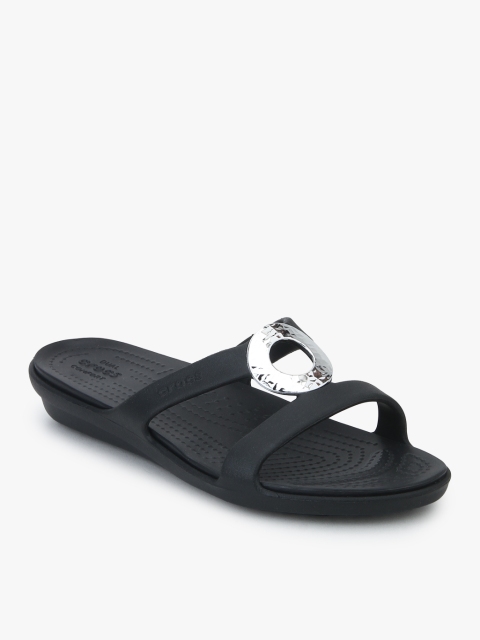 

Sanrah Hammered Met Black Sandals