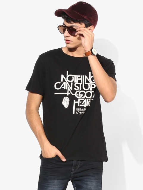 

Black Printed Slim Fit Round Neck T-Shirt