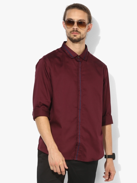 

Maroon Solid Slim Fit Casual Shirt