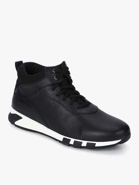 

Black Sneakers