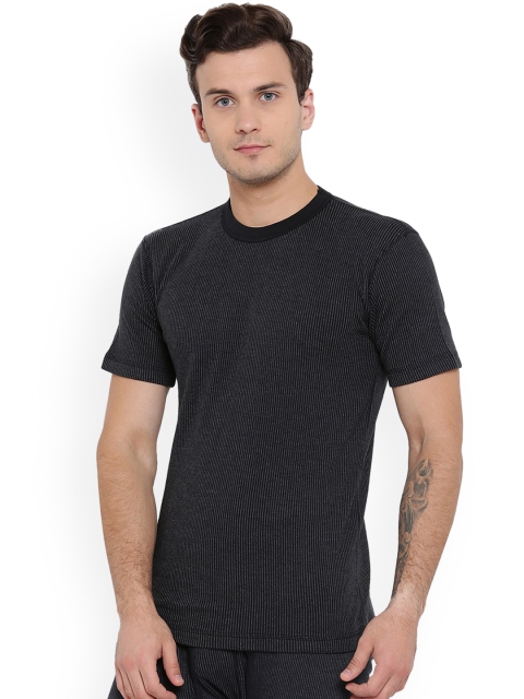 

Monte Carlo Men Black Striped Thermal Tops