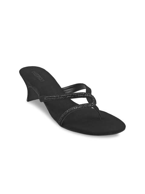

Metro Women Black Solid Sandals