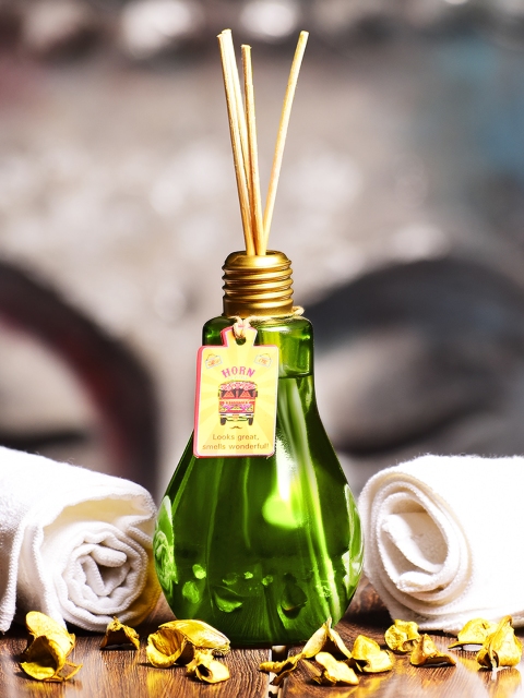 

Archies Desi Swag Aromatherapy Reed Diffuser 100 ml, Green