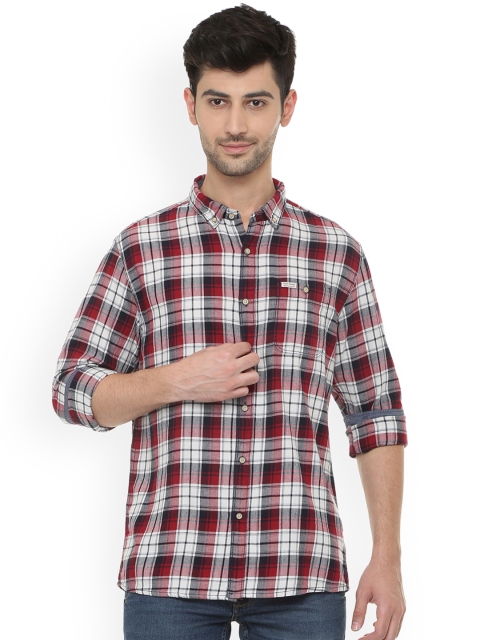

People Men Red & Off-White Slim Fit Checked Casual Shirt