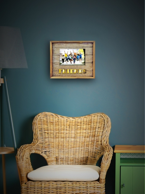 

Archies Brown Wooden LED Wall Hanging