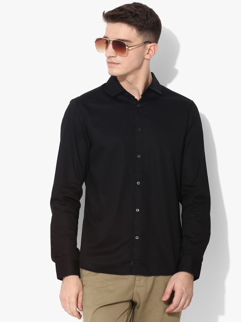 

Black Solid Slim Fit Casual Shirt