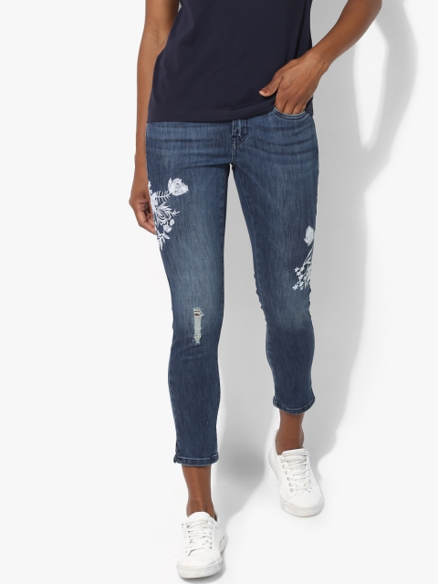 

Vero Moda Women Blue & Blue Slim Fit Low-Rise Low Distress Jeans