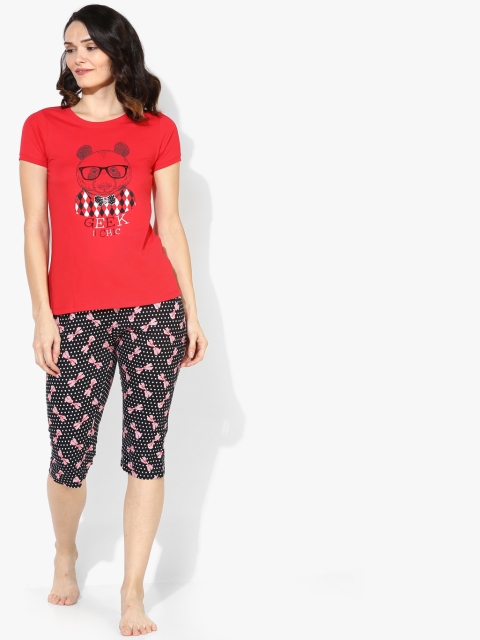 

Red Solid Pyjama Set