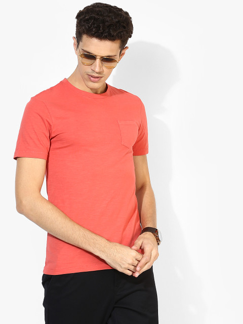 

Red Solid Regular Fit Round Neck T-Shirt