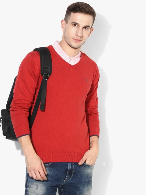 

Red Solid Regular Fit V-Neck Sweater