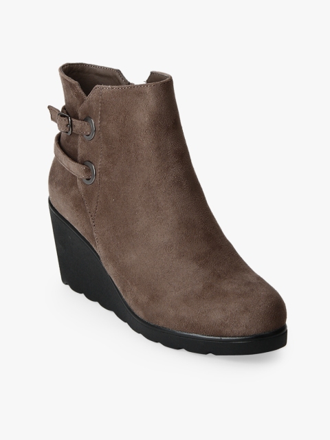 

Brown Boots