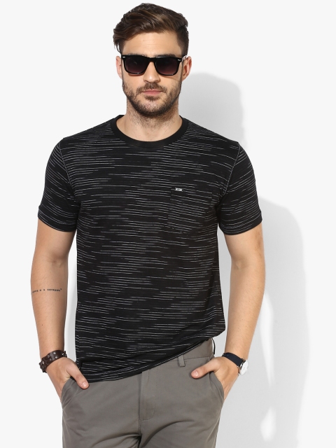 

Black Self Design Regular Fit Round Neck Pure Cotton T-shirt