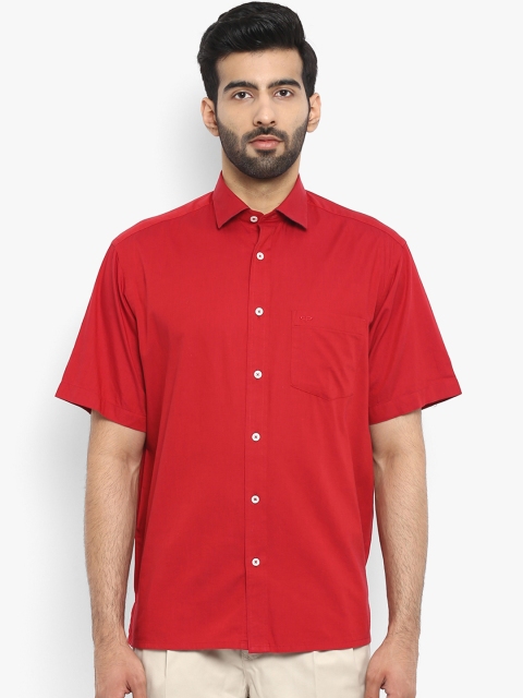 

ColorPlus Men Red Regular Fit Solid Casual Shirt